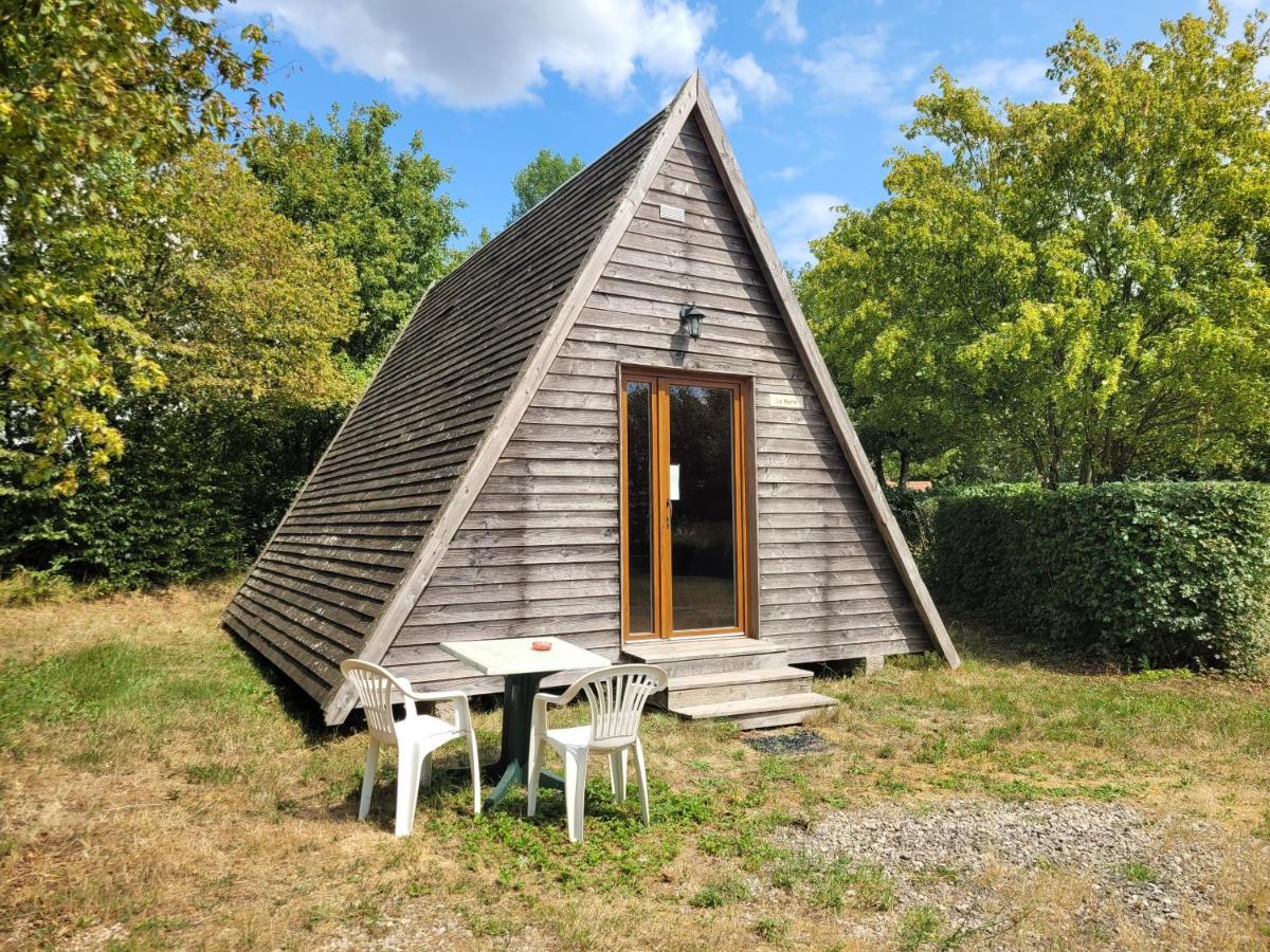 Camping Les Hirondelles Bourg-Sainte-Marie Exterior foto