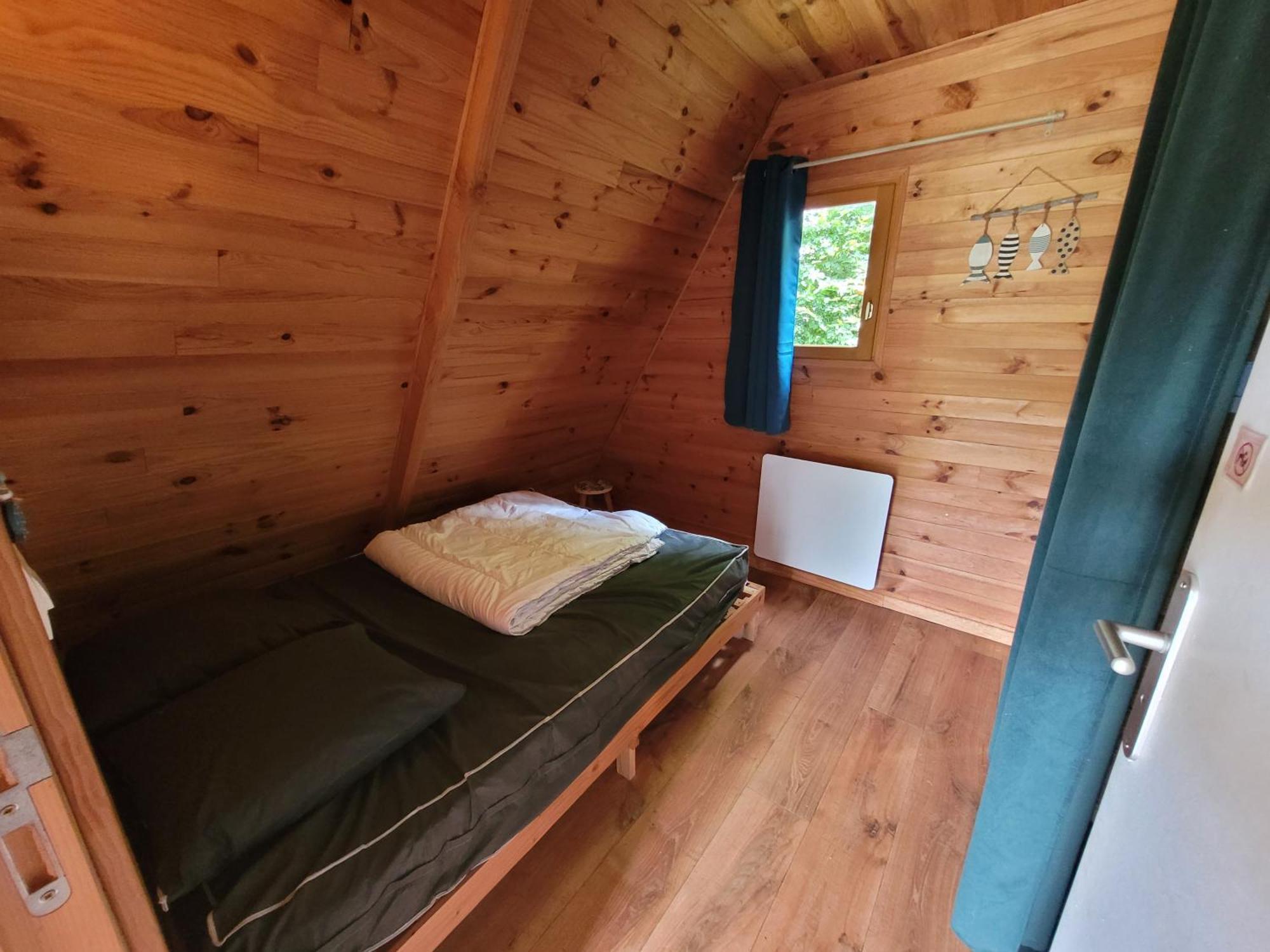Camping Les Hirondelles Bourg-Sainte-Marie Exterior foto
