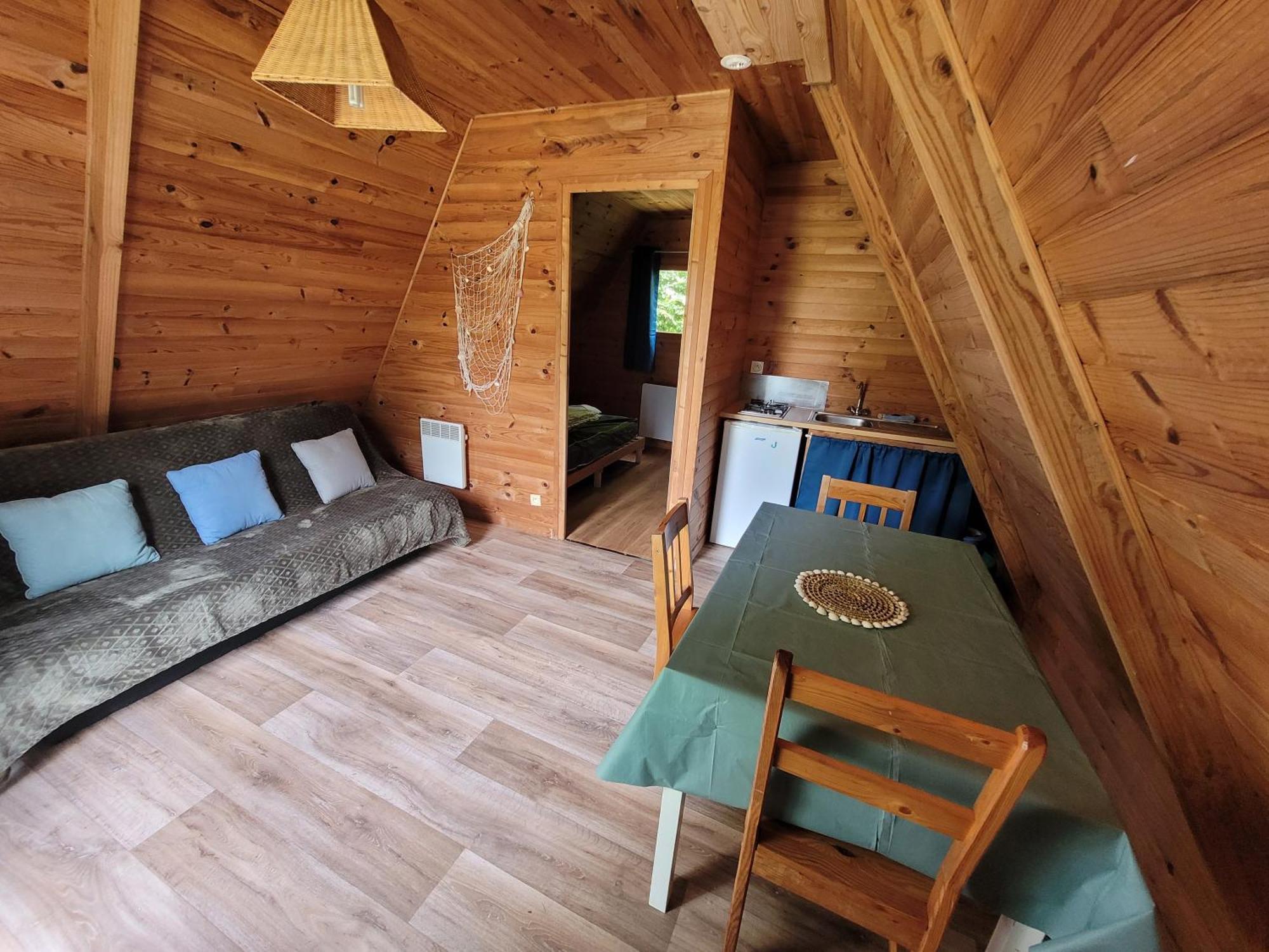 Camping Les Hirondelles Bourg-Sainte-Marie Exterior foto