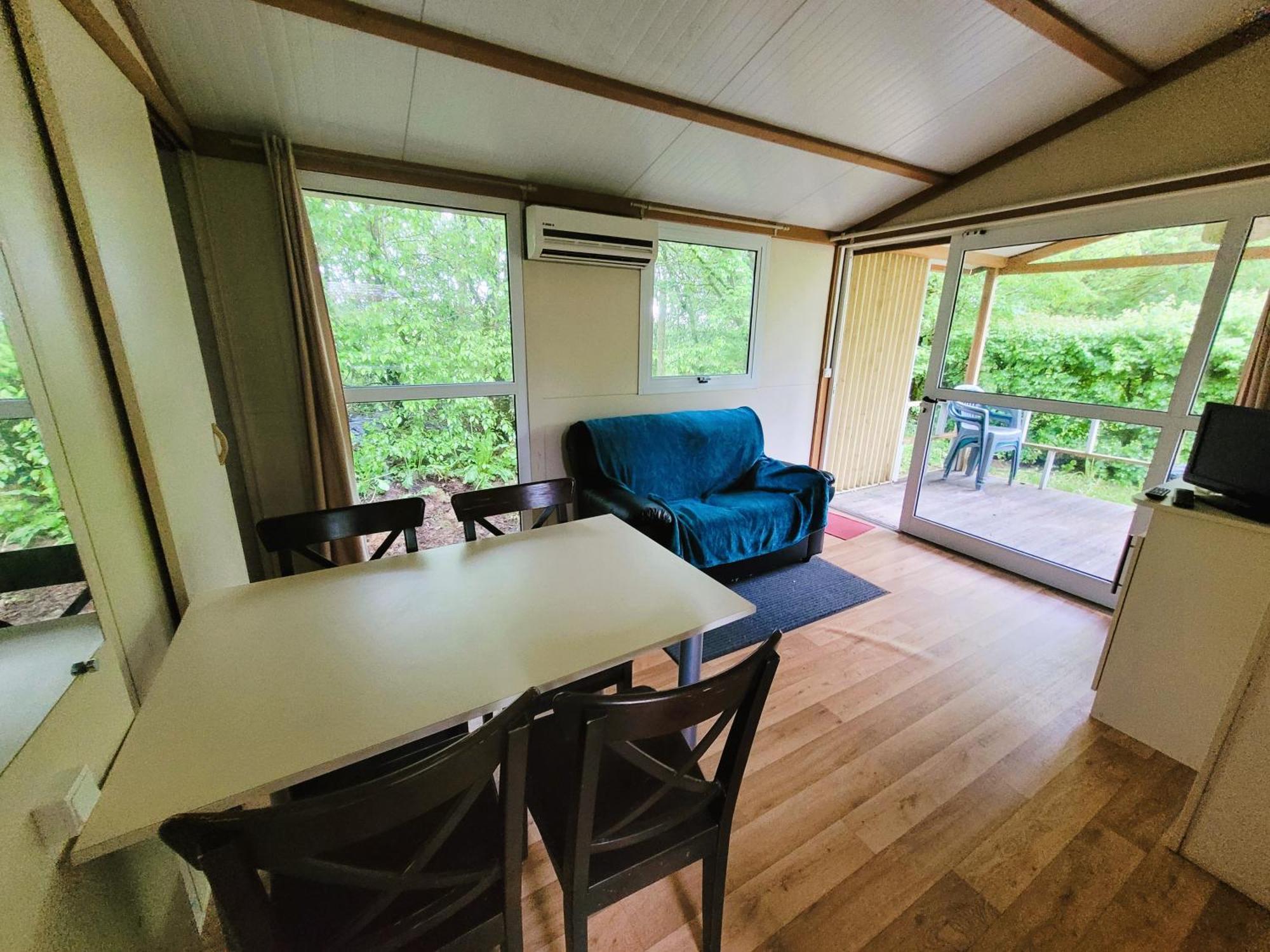 Camping Les Hirondelles Bourg-Sainte-Marie Exterior foto