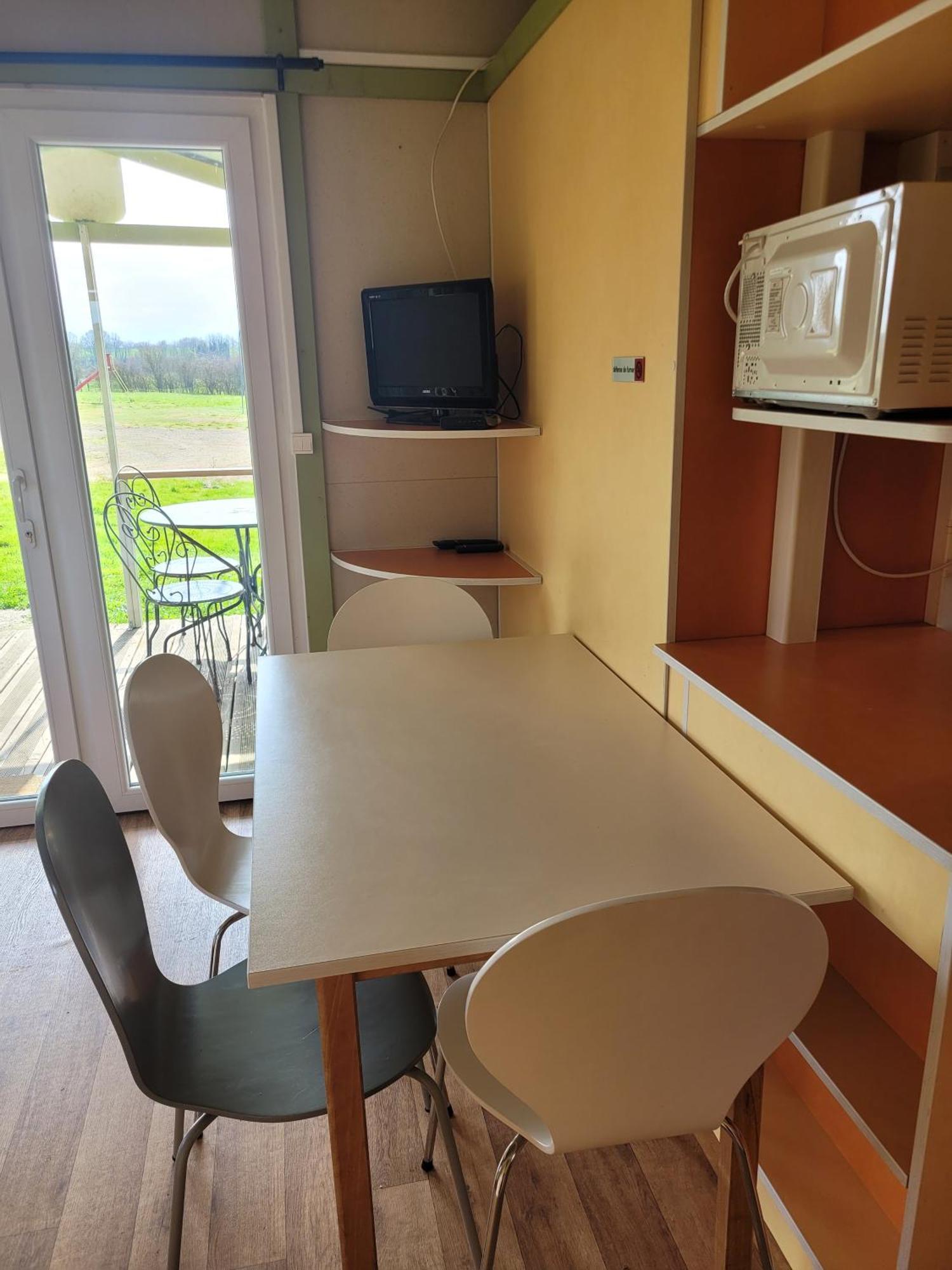 Camping Les Hirondelles Bourg-Sainte-Marie Exterior foto